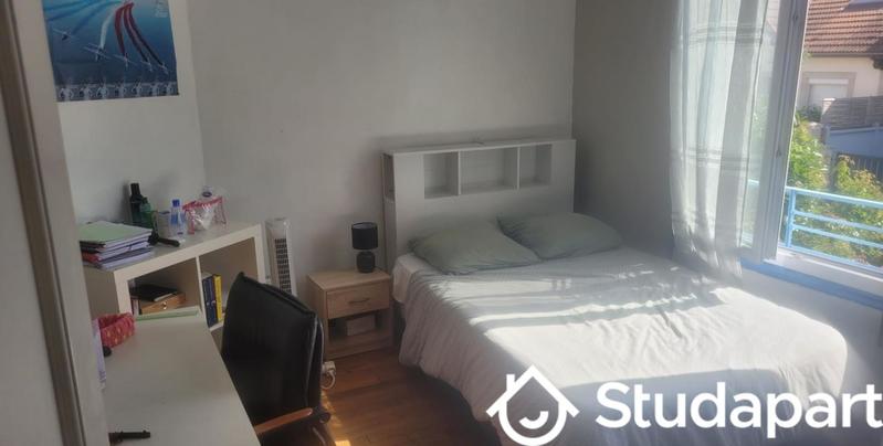 Chambre - 12 m² - 1 pièce