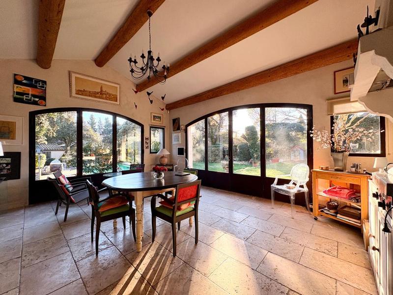 Maison - 210 m² - 7 pièces