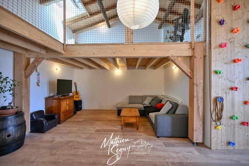 Maison - 193 m² - 7 pièces