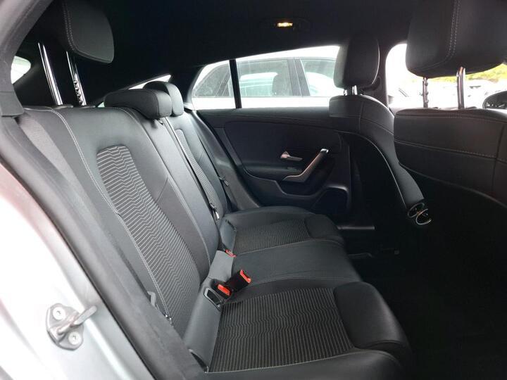 Mercedes Cla Shooting Brake II 180 d Business Line 8g-Dct