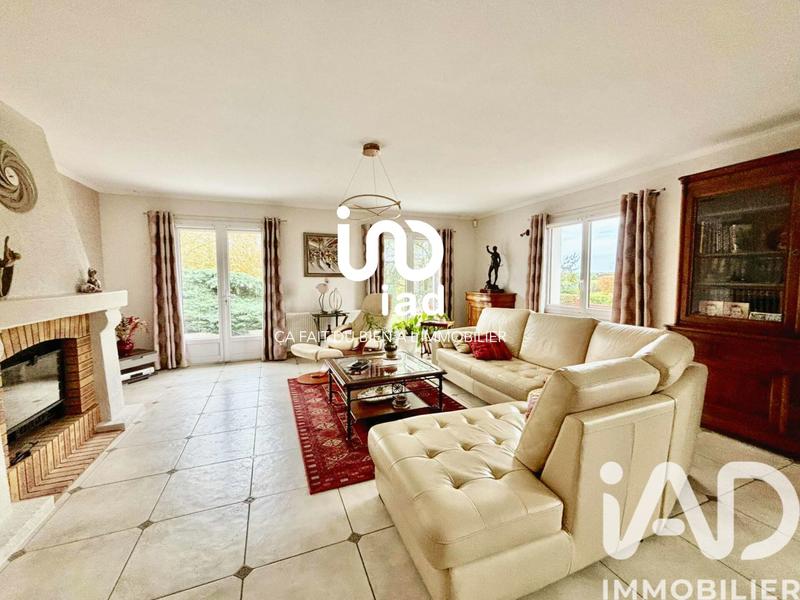 Maison - 220 m² - 8 pièces