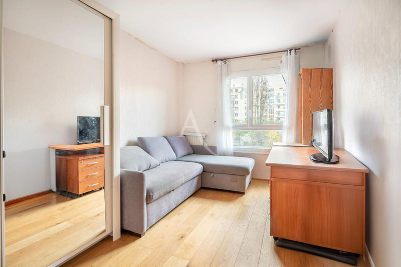 Appartement - 84 m² - 4 pièces