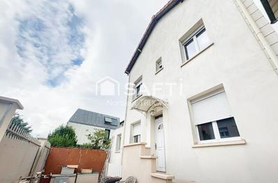 Maison - 96 m² - 5 pièces