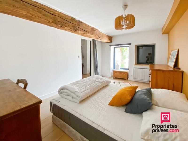 Maison - 240 m² - 9 pièces