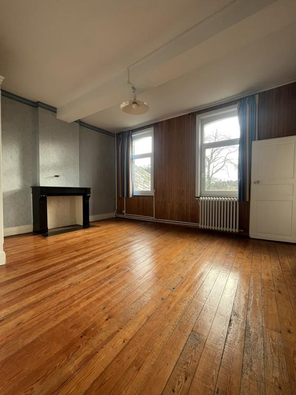 Maison - 212 m² - 8 pièces