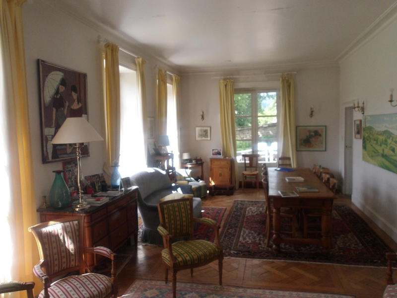 Propriété - 250 m² - 12 pièces