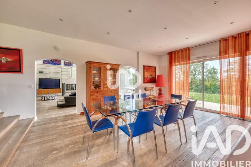 Maison - 275 m² - 8 pièces