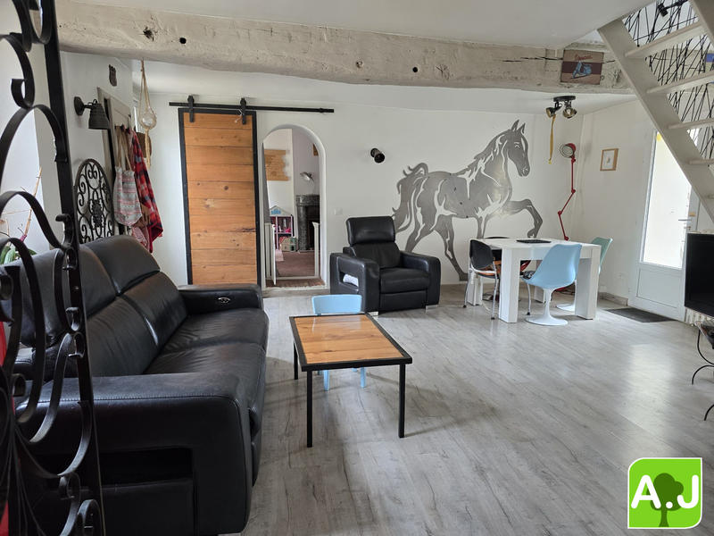 Maison - 90 m² - 4 pièces