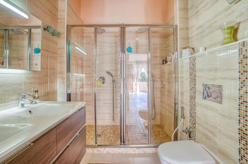 Maison - 350 m² - 12 pièces