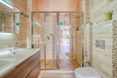 Maison - 350 m² - 12 pièces