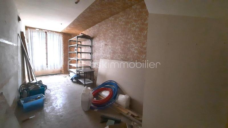 Immeuble - 96 m² - 7 pièces