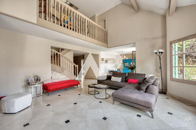 Maison - 163 m² - 7 pièces