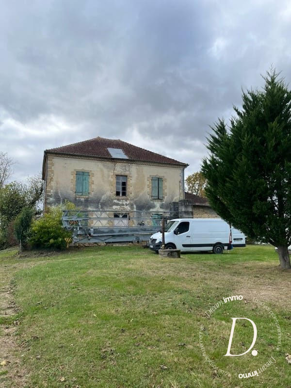 Maison - 200 m² - 9 pièces