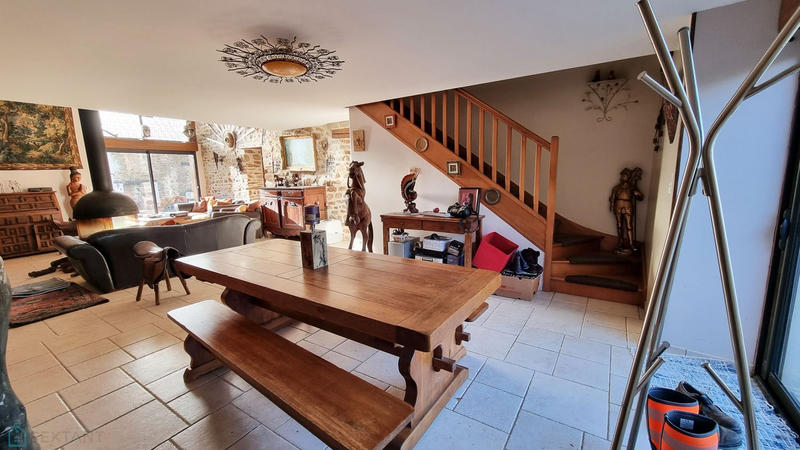 Maison - 267 m² - 8 pièces