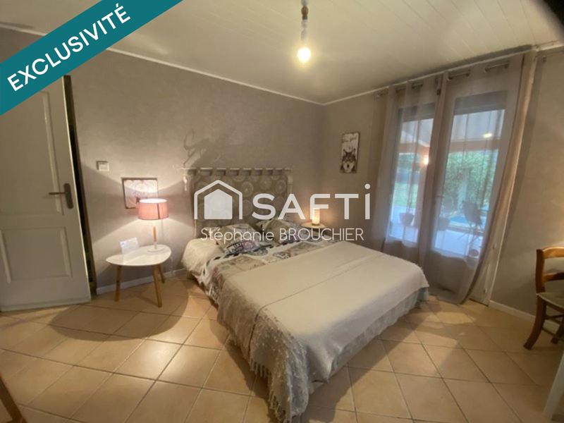 Maison - 122 m² - 8 pièces