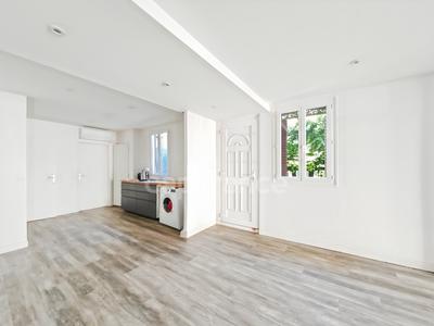 Local commercial - 264 m² - 9 pièces