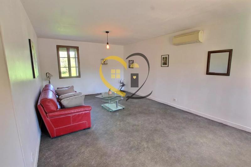 Propriété - 365 m² - 12 pièces