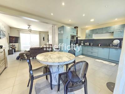 Maison - 84 m² - 4 pièces