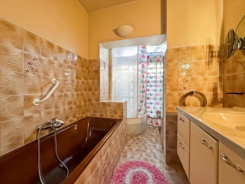 Appartement - 86 m² - 5 pièces