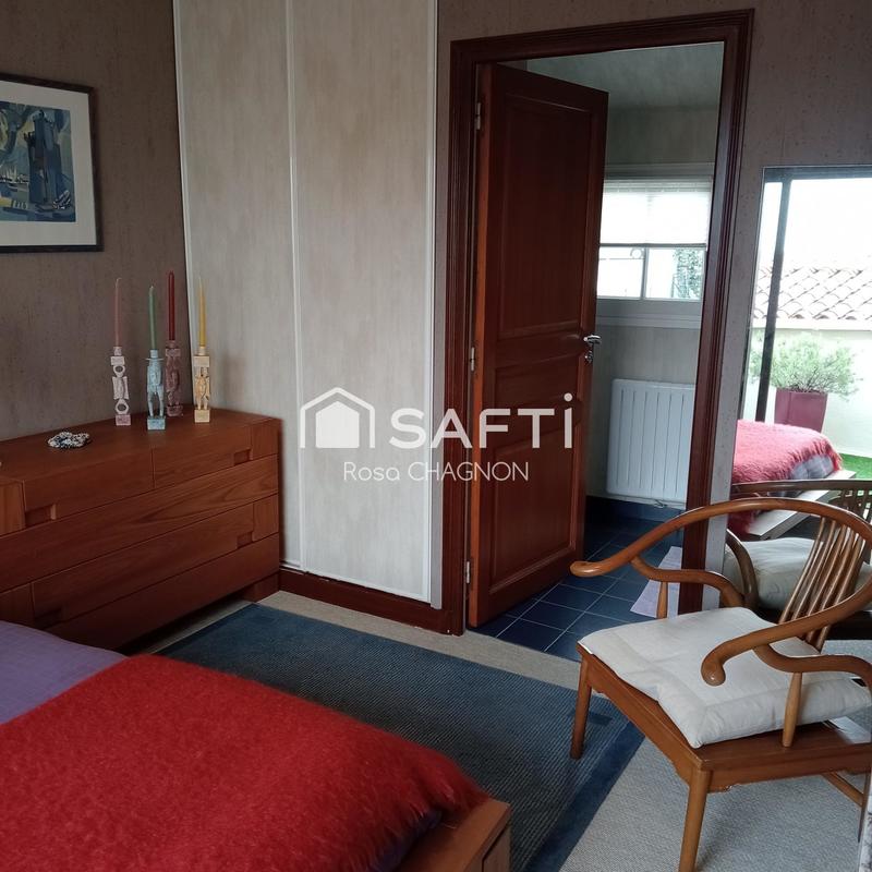 Maison - 220 m² - 7 pièces