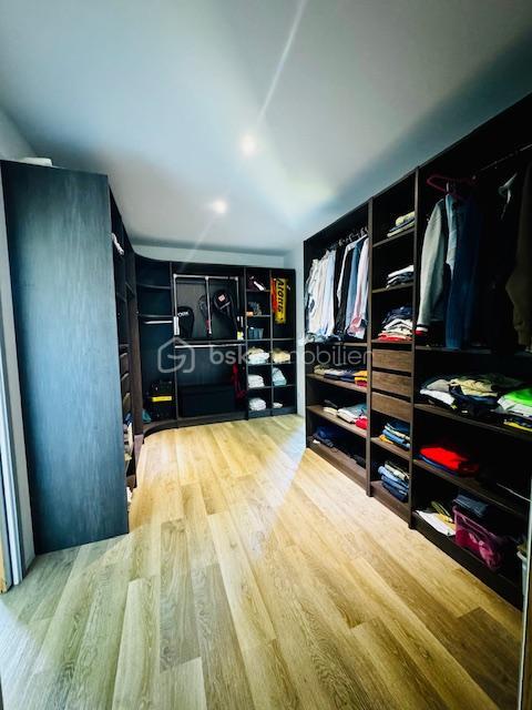 Maison - 257 m² - 9 pièces