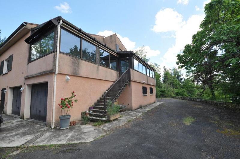 Maison traditionnelle - 353 m² - 10 pièces