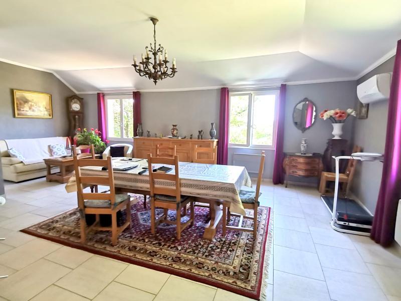 Maison - 218 m² - 7 pièces