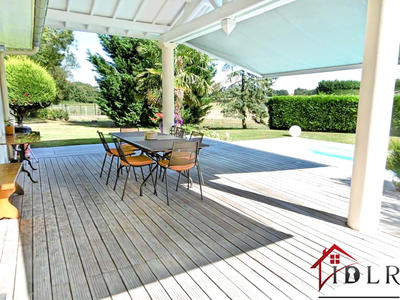 Propriété - 162 m² - 6 pièces