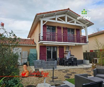 Maison - 95 m² - 4 pièces