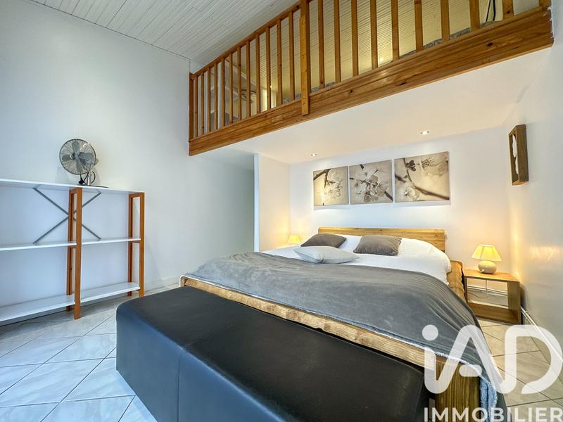 Maison - 374 m² - 17 pièces