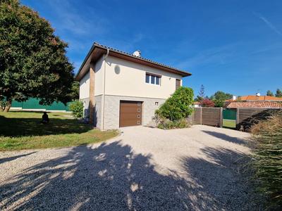 Maison - 140 m² - 6 pièces