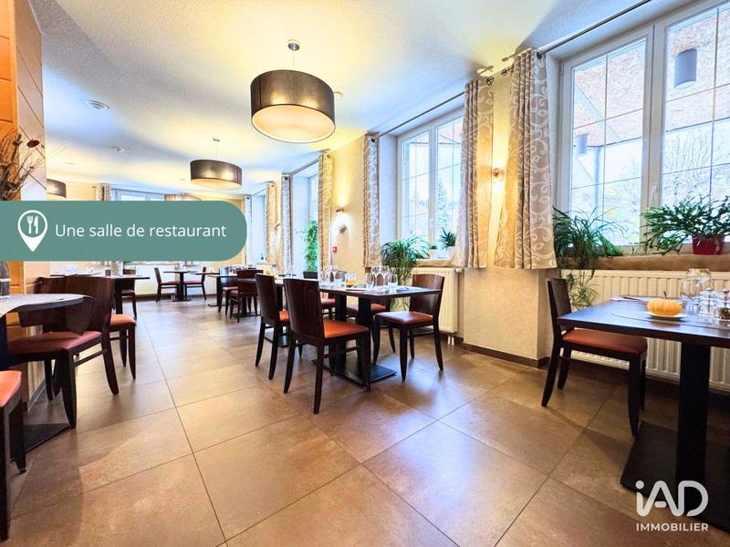 Maison - 1 100 m² - 11 pièces