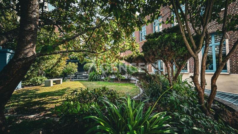 Maison bourgeoise - 250 m² - 9 pièces