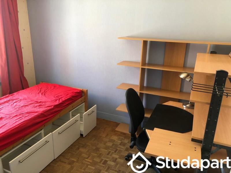 Chambre - 11 m² - 1 pièce