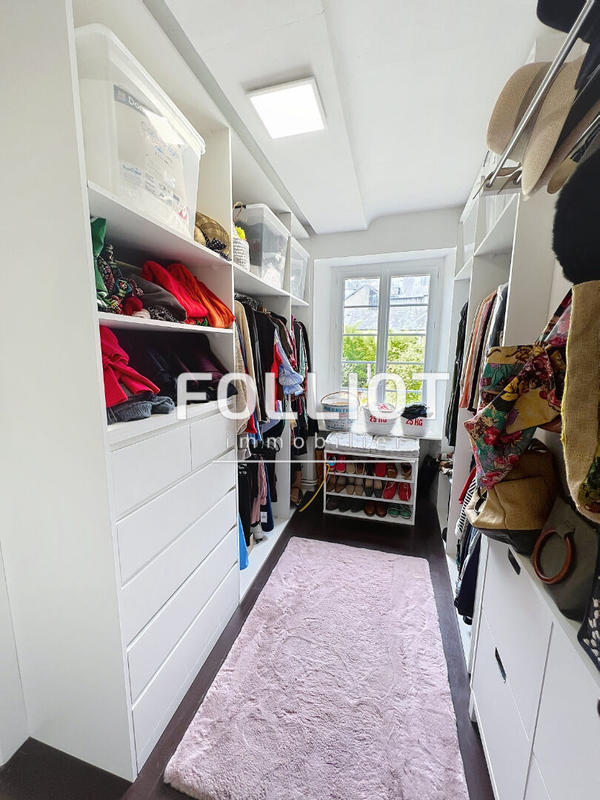 Maison - 315 m² - 15 pièces