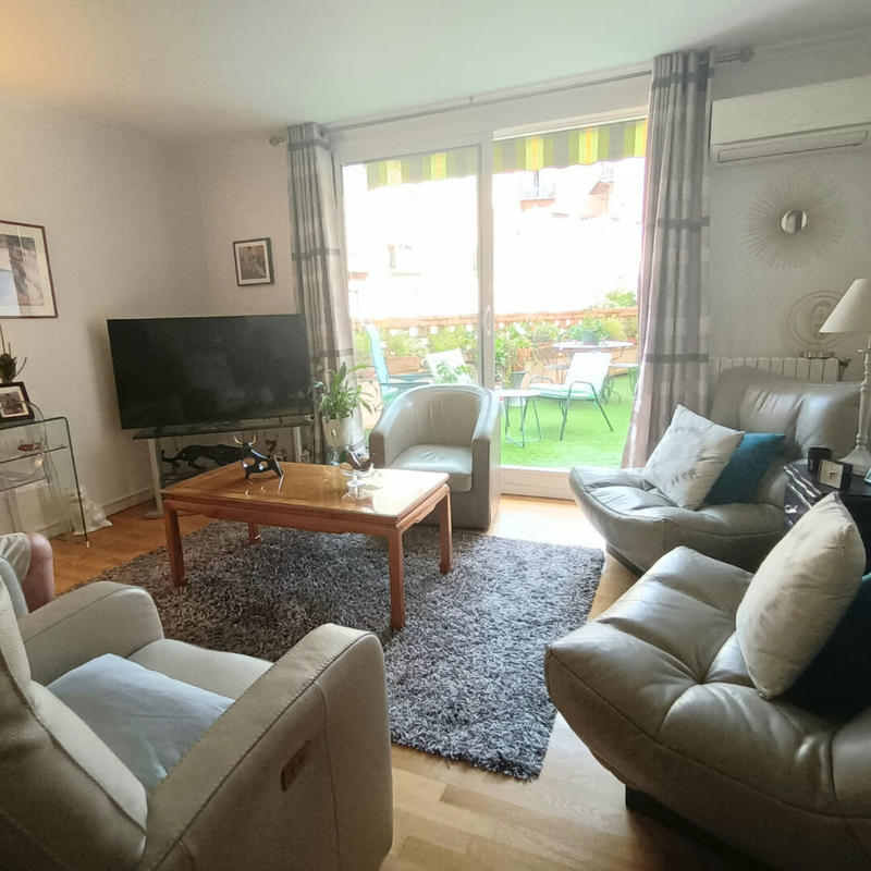 Immeuble - 17 m² - 7 pièces