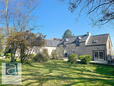 Maison - 176 m² - 8 pièces