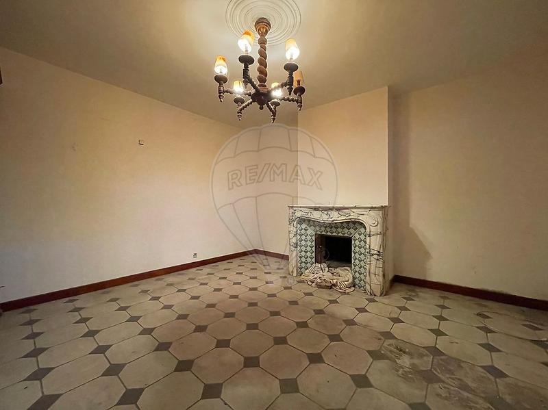 Maison - 390 m² - 8 pièces