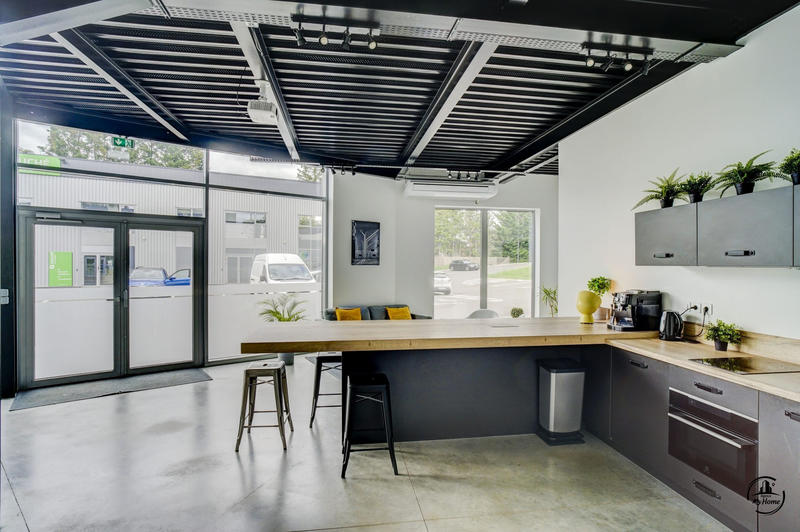 Local d'activités - 146 m²