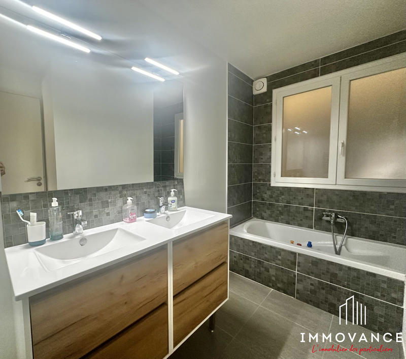 Maison - 95 m² - 4 pièces