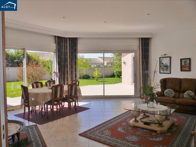 Villa - 215 m² - 6 pièces