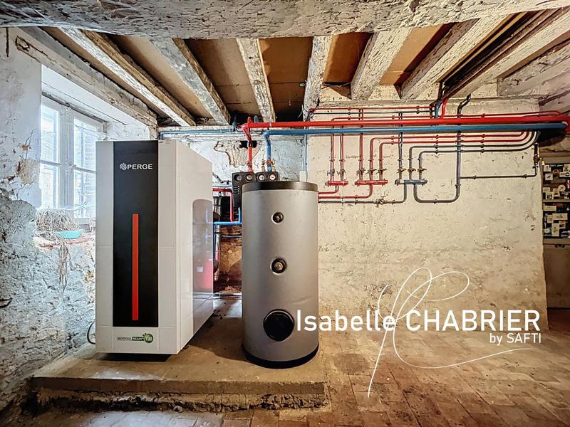 Maison - 212 m² - 7 pièces