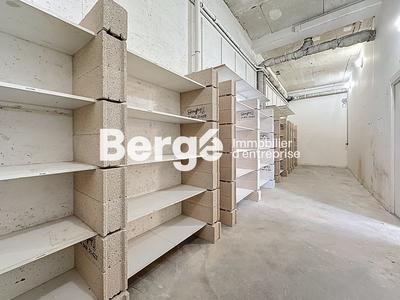 Local commercial - 296 m²