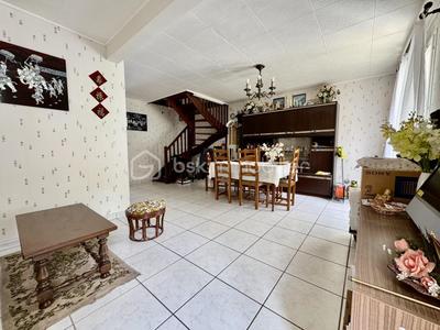 Maison - 88 m² - 4 pièces