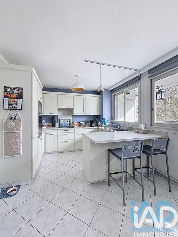 Appartement - 93 m² - 5 pièces