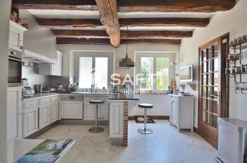 Villa - 297 m² - 6 pièces