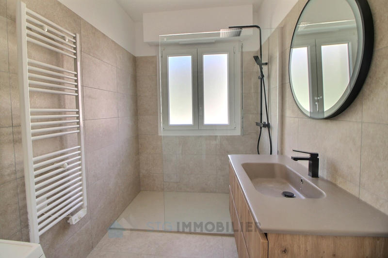 Appartement - 85 m² - 3 pièces