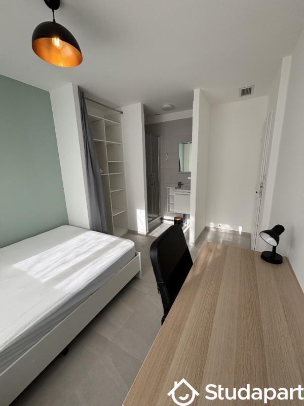 Chambre - 11 m² - 1 pièce