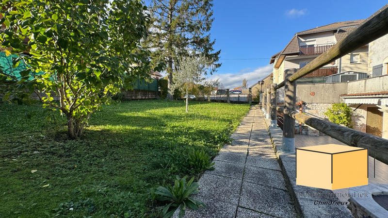 Maison - 213 m² - 6 pièces