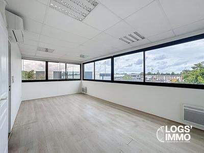 Bureau - 90 m² - 4 pièces